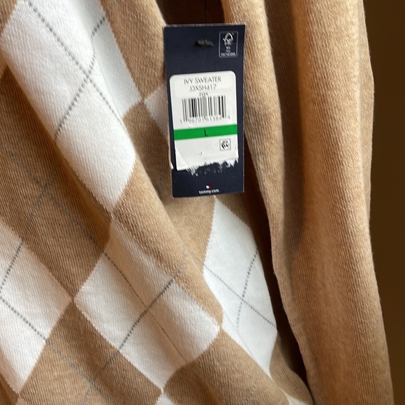 NWT Tommy Hilfiger  Ivy Argyle V-Neck Sweater. - Picture 2 of 5
